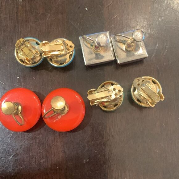 Set of 4 acrylic circle clip screw earrings - Picture 7 of 9